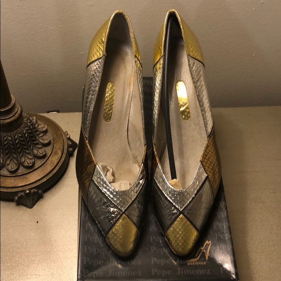 Vintage 1980’s Pepe Jimenez Pumps - Picture 2 of 3